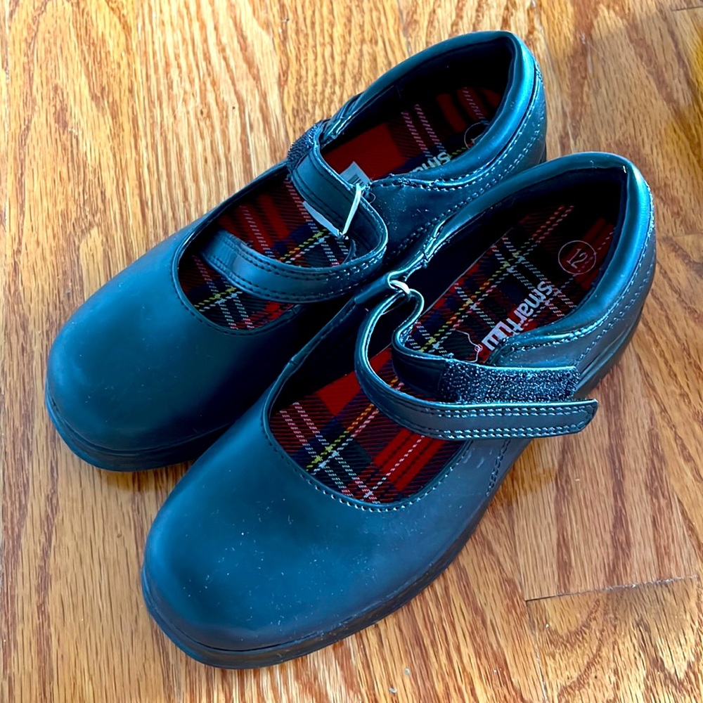 NIB never worn Payless girls uniform shoes size 12